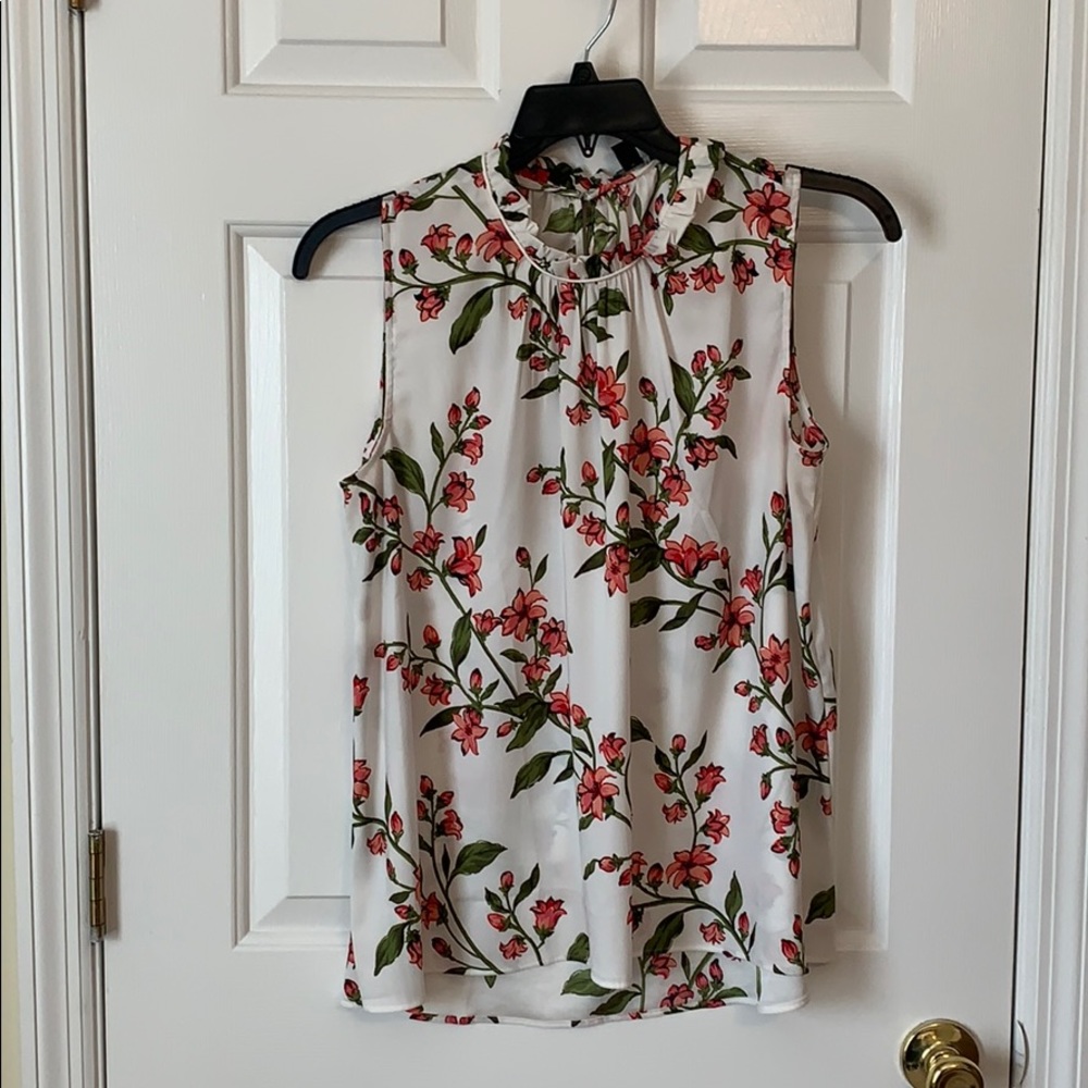 White Ann Taylor Sleeveless Blouse - Size M